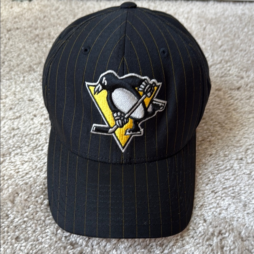 Pittsburgh Penguins flex fit hat size small/medium